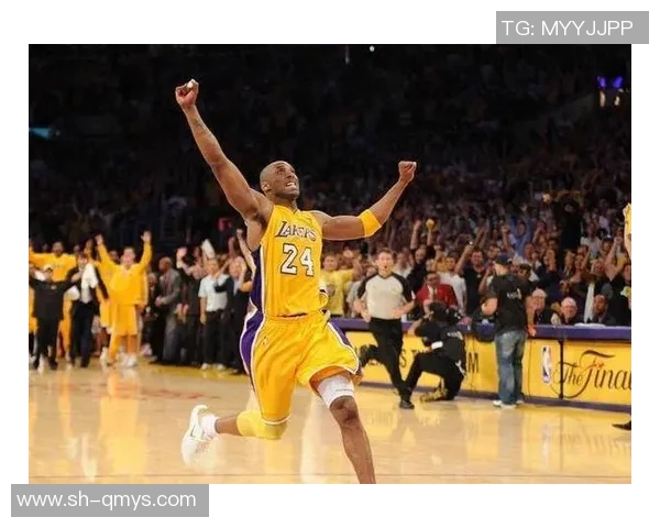 科比·布莱恩特传奇瞬间回顾:从飞跃禁区到终场绝杀,永载篮球史册 科比·布莱恩特传奇瞬间回顾:从飞跃禁区到终场绝杀,永载篮球史册